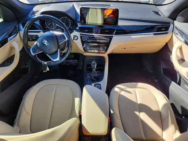 WBXHT3C37H5F87044 2017 BMW X1 - Image 8