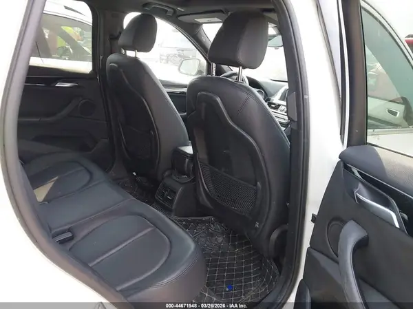 WBXHT3C37J3H29975 2018 BMW X1 - Image 8
