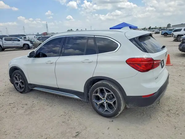 WBXHT3C37J3H33086 2018 BMW X1 - Image 2