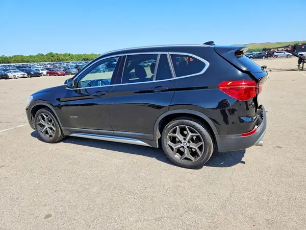 WBXHT3C37J5F89916 2018 BMW X1 - Image 2