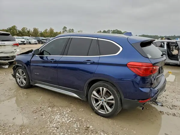 WBXHT3C37J5F90113 2018 BMW X1 - Image 2
