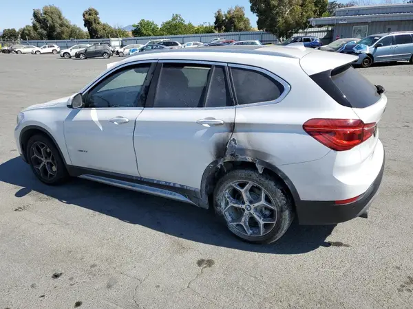 WBXHT3C37J5F90497 2018 BMW X1 - Image 2