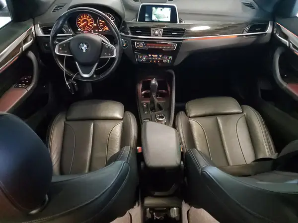 WBXHT3C37J5F90502 2018 BMW X1 - Image 8
