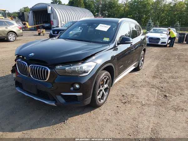 WBXHT3C37J5F90595 2018 BMW X1 - Image 2
