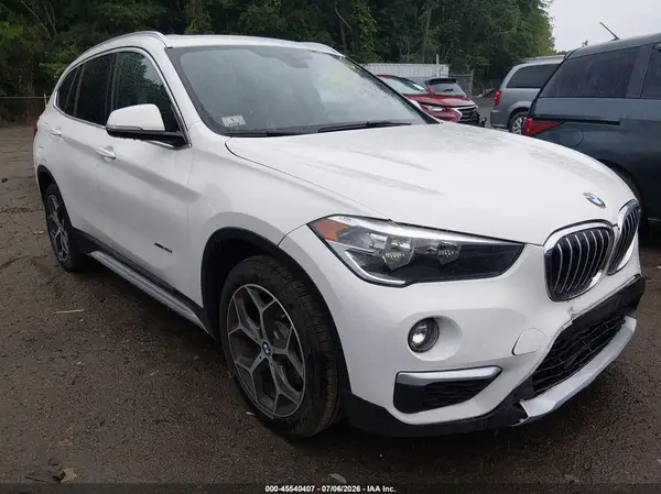 WBXHT3C37J5F92332 2018 BMW X1 - Image 1