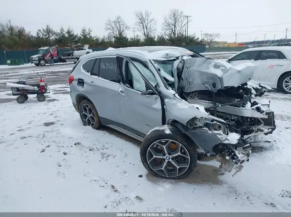 WBXHT3C37J5K21877 2018 BMW X1 - Image 1