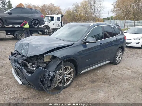 WBXHT3C37J5K22575 2018 BMW X1 - Image 2