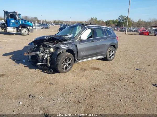 WBXHT3C37J5K23855 2018 BMW X1 - Image 2
