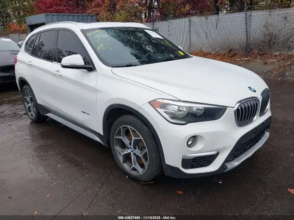 WBXHT3C37J5K23998 2018 BMW X1 - Image 1