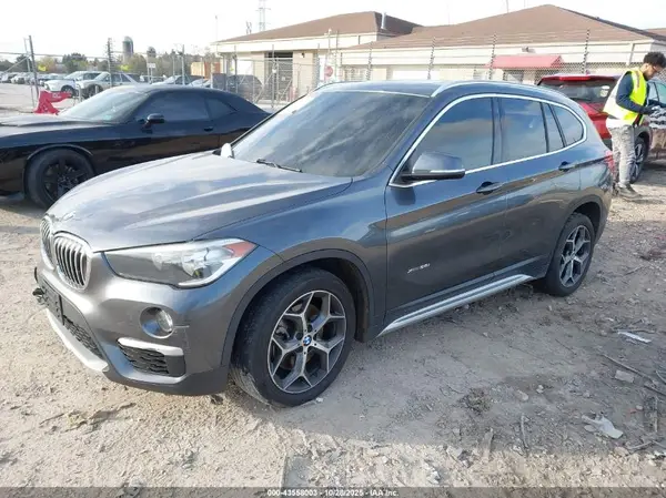WBXHT3C37J5K25234 2018 BMW X1 - Image 2