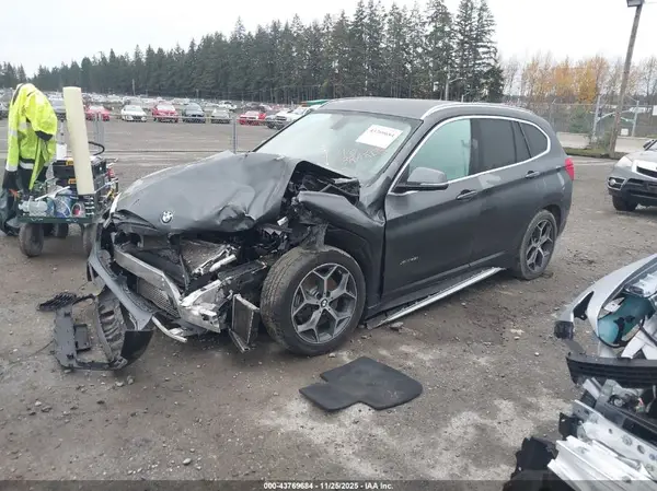 WBXHT3C37J5K26108 2018 BMW X1 - Image 2