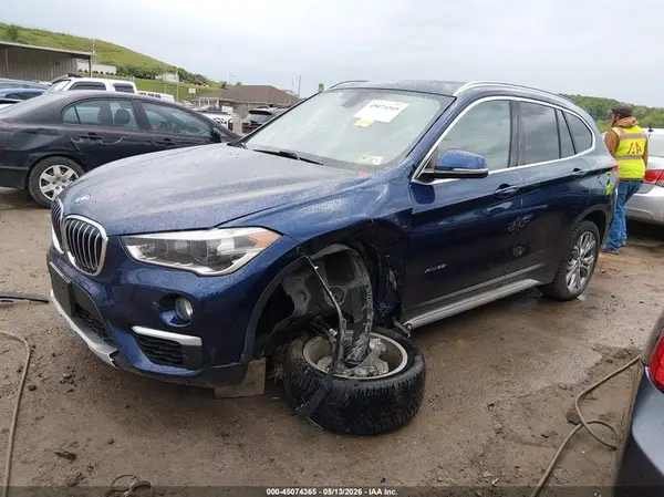 WBXHT3C37J5K27520 2018 BMW X1 - Image 2