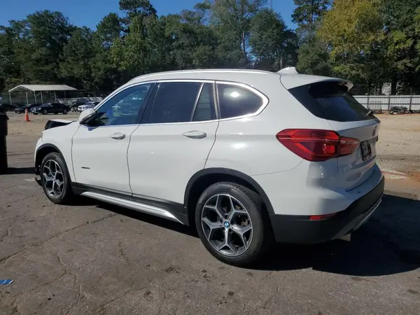 WBXHT3C37J5K27582 2018 BMW X1 - Image 2