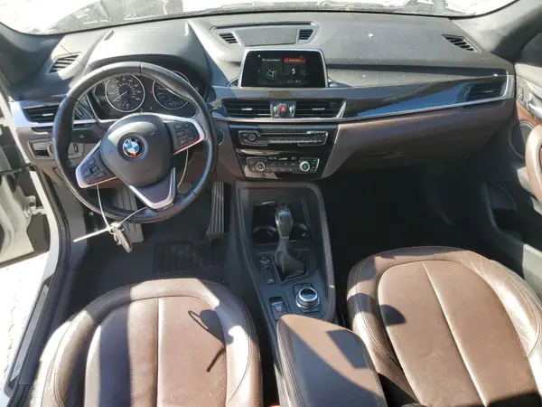 WBXHT3C37J5K27582 2018 BMW X1 - Image 8