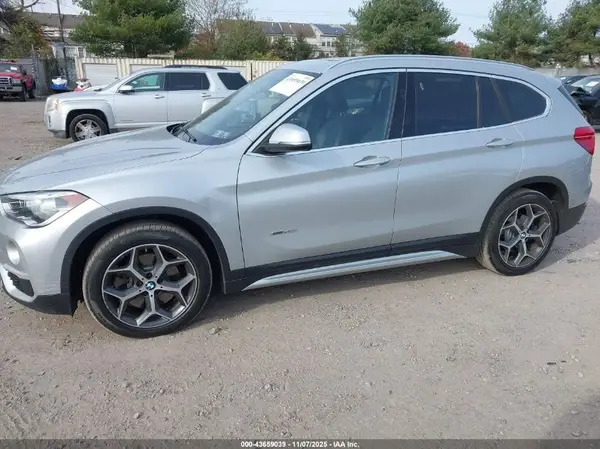 WBXHT3C37J5K28912 2018 BMW X1 - Image 2
