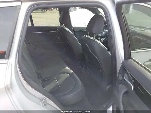 WBXHT3C37J5K28912 2018 BMW X1 - Image 8