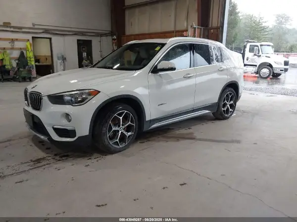 WBXHT3C37J5K29414 2018 BMW X1 - Image 2