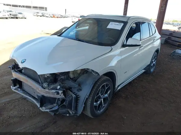WBXHT3C37J5K30644 2018 BMW X1 - Image 2