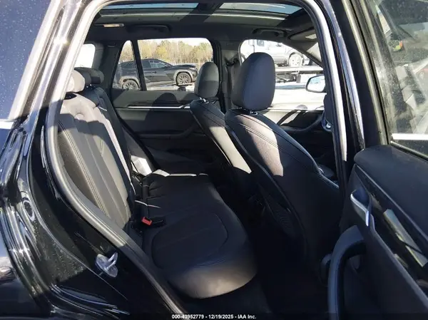 WBXHT3C37J5K31521 2018 BMW X1 - Image 8
