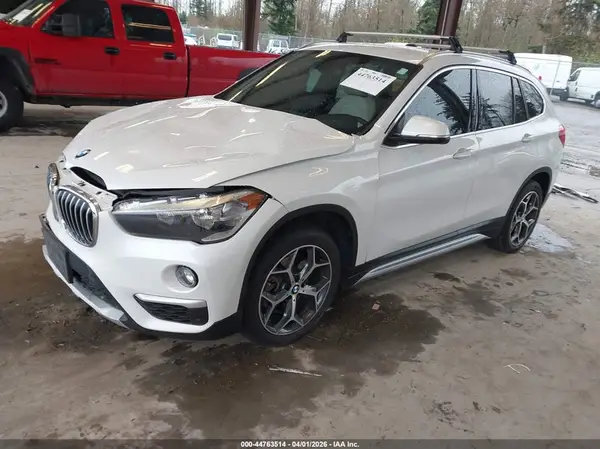 WBXHT3C37J5L27391 2018 BMW X1 - Image 2