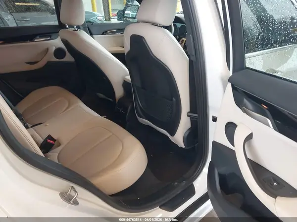 WBXHT3C37J5L27391 2018 BMW X1 - Image 8