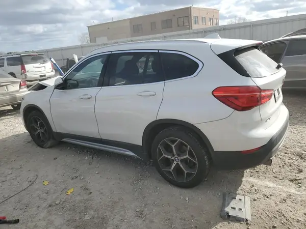 WBXHT3C37J5L32168 2018 BMW X1 - Image 2