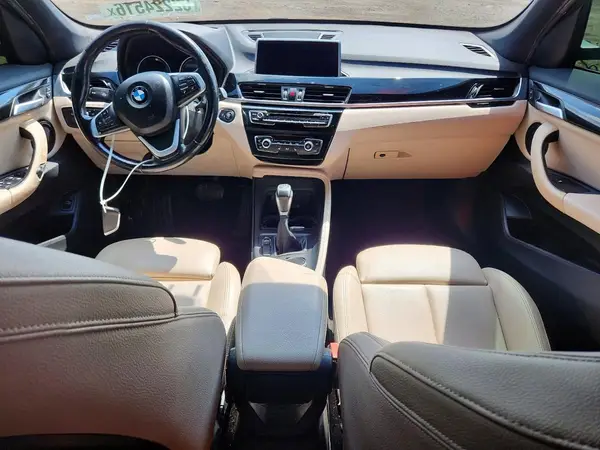 WBXHT3C37J5L32834 2018 BMW X1 - Image 8