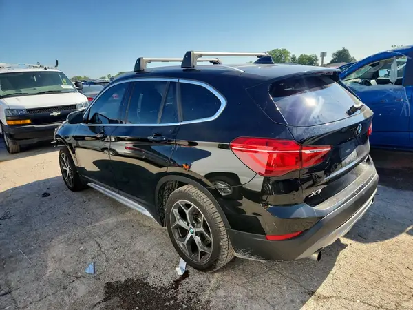 WBXHT3C37J5L32963 2018 BMW X1 - Image 2