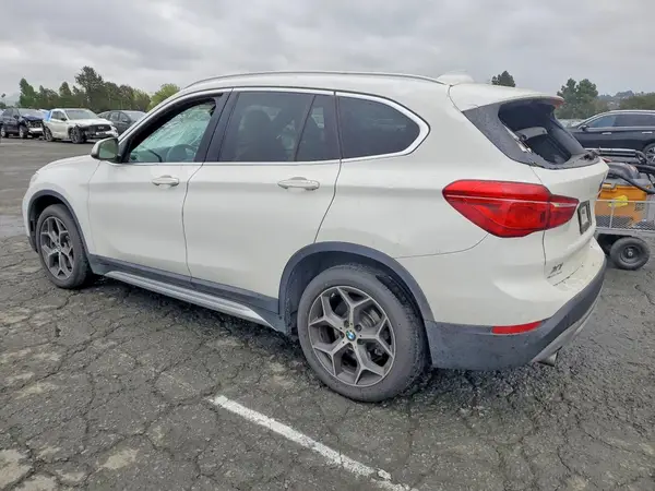 WBXHT3C37J5L35135 2018 BMW X1 - Image 2