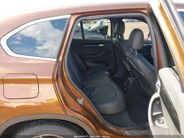WBXHT3C38G5E48801 2016 BMW X1 - Image 8