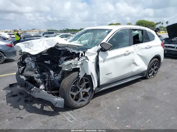 WBXHT3C38G5E54873 2016 BMW X1 - Image 2