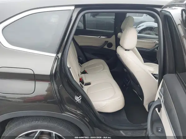 WBXHT3C38G5E55439 2016 BMW X1 - Image 8