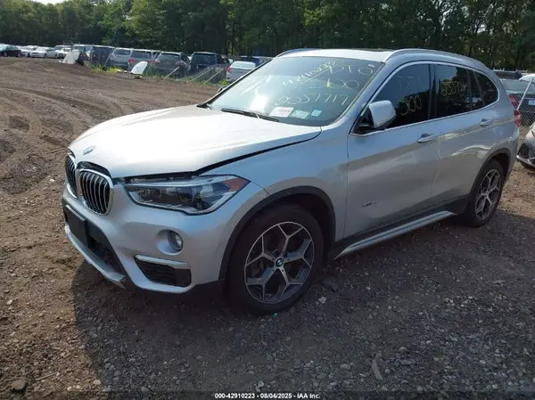 WBXHT3C38GP883724 2016 BMW X1 - Image 2