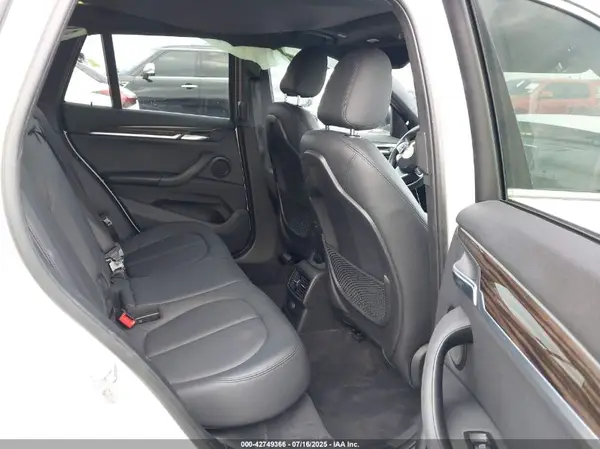 WBXHT3C38GP884579 2016 BMW X1 - Image 8