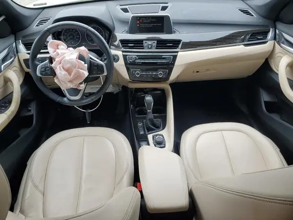 WBXHT3C38GP886090 2016 BMW X1 - Image 8