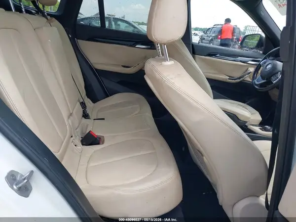 WBXHT3C38GP886476 2016 BMW X1 - Image 8
