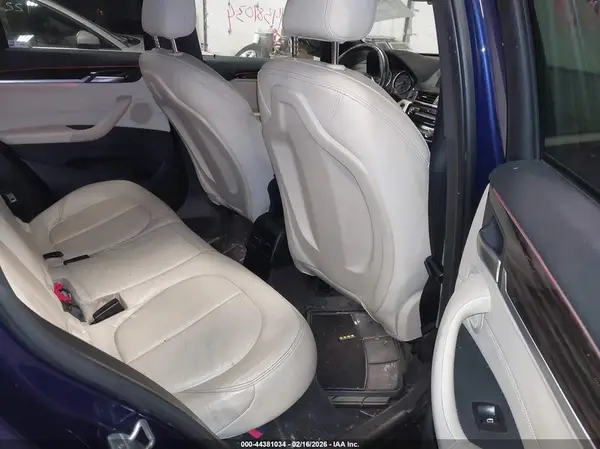 WBXHT3C38GP887188 2016 BMW X1 - Image 8