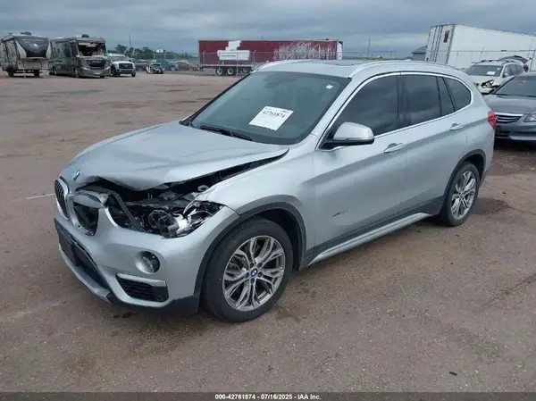 WBXHT3C38H5F72052 2017 BMW X1 - Image 2
