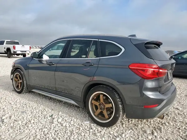 WBXHT3C38H5F73671 2017 BMW X1 - Image 2