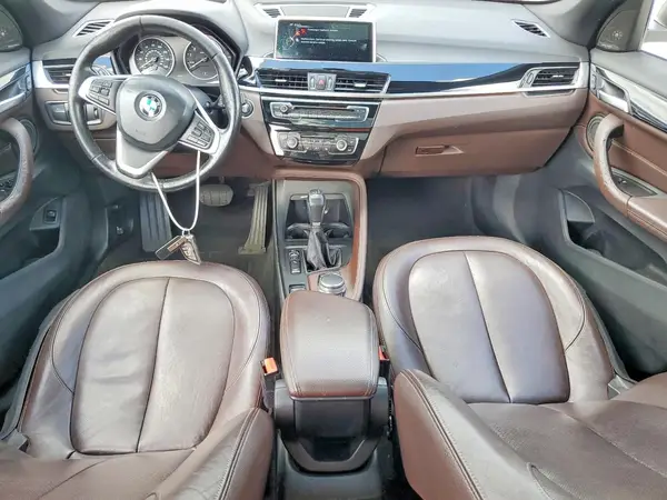 WBXHT3C38H5F75002 2017 BMW X1 - Image 8
