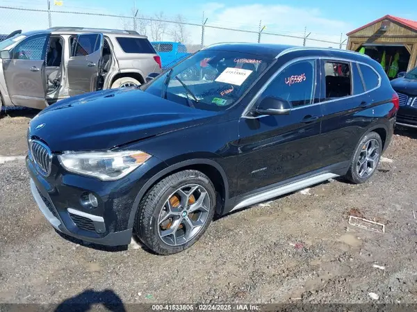 WBXHT3C38H5F76098 2017 BMW X1 - Image 2