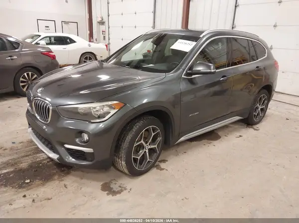 WBXHT3C38H5F76361 2017 BMW X1 - Image 2