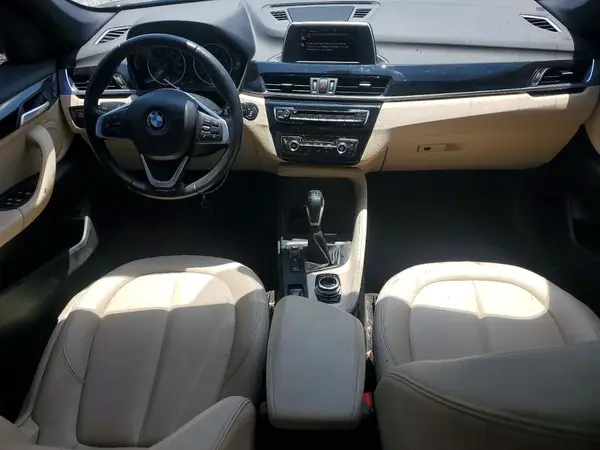 WBXHT3C38H5F77414 2017 BMW X1 - Image 8