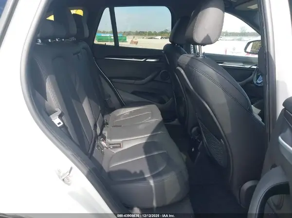 WBXHT3C38H5F81320 2017 BMW X1 - Image 8