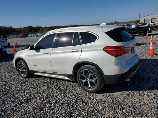 WBXHT3C38H5F84136 2017 BMW X1 - Image 2