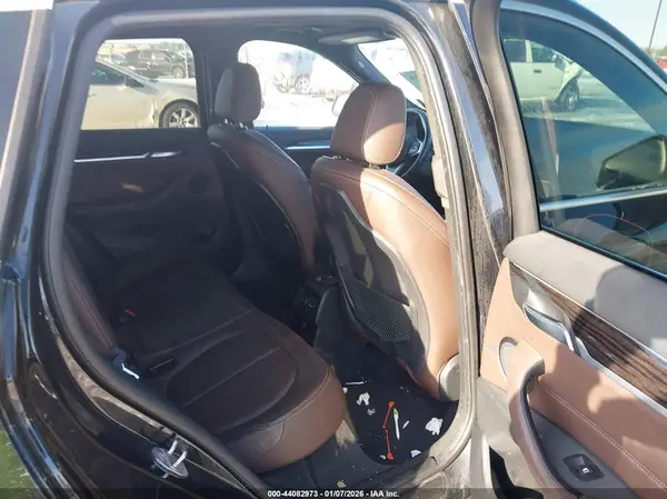 WBXHT3C38H5F86078 2017 BMW X1 - Image 8