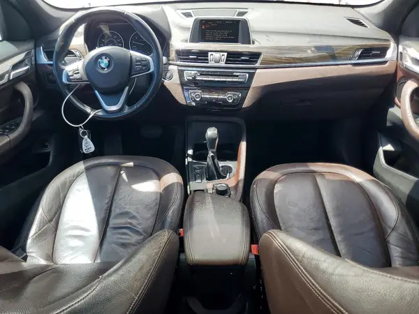 WBXHT3C38H5F87991 2017 BMW X1 - Image 8