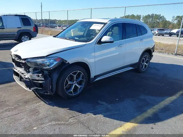WBXHT3C38J3H30018 2018 BMW X1 - Image 2