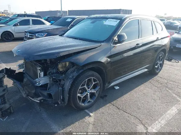 WBXHT3C38J3H31038 2018 BMW X1 - Image 2