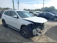 WBXHT3C38J3H32383 2018 BMW X1
